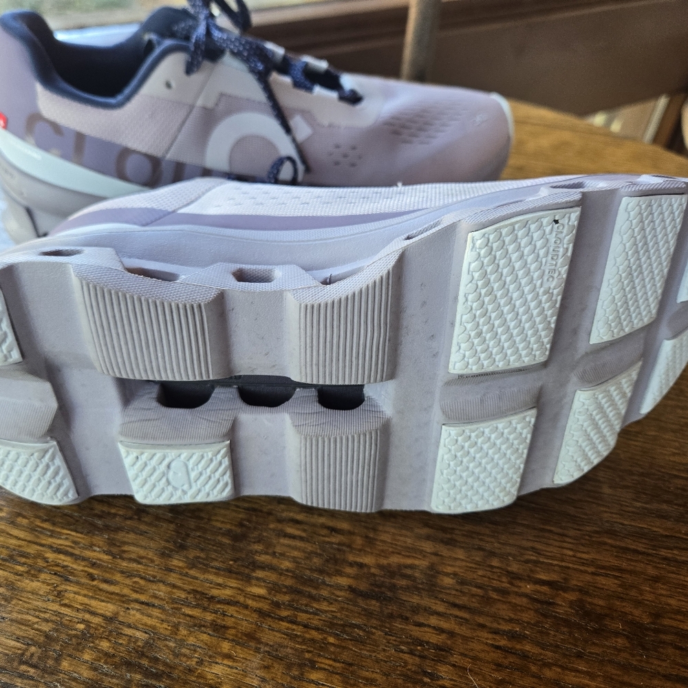 On Running Women's Cloudmonster sneakers in a Pearl/Arctic. Barely Worn! - Picture 3 of 5